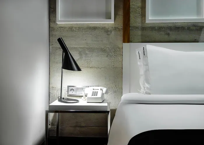 מלון Browns Downtown 3*