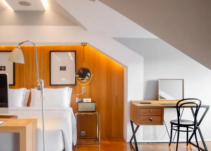 מלון Browns Downtown