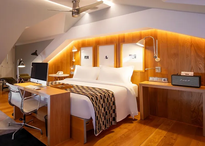 מלון Browns Downtown