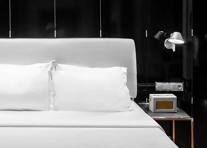 מלון Browns Downtown 3*